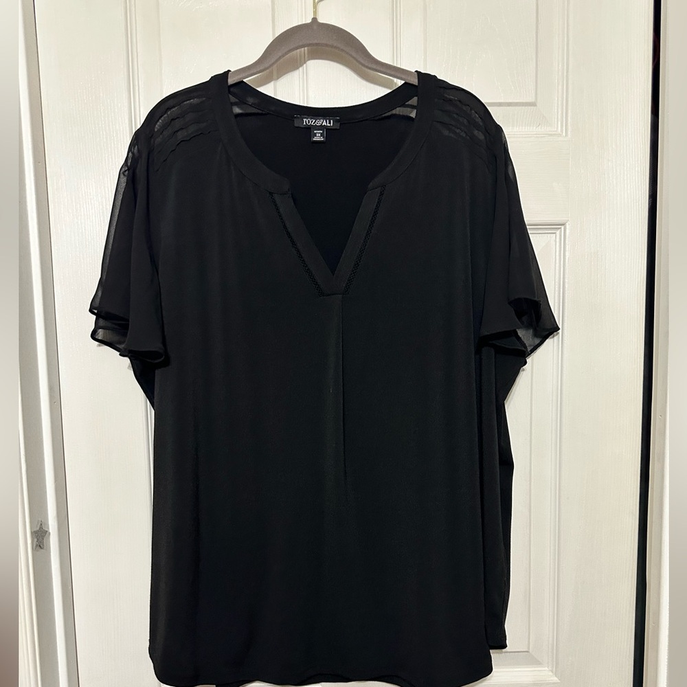 Roz & Ali black blouse